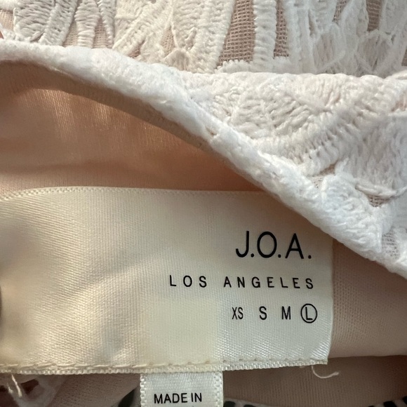 JOA Avalon Ivory Lace Halter Dress
Size Large - Picture 7 of 7